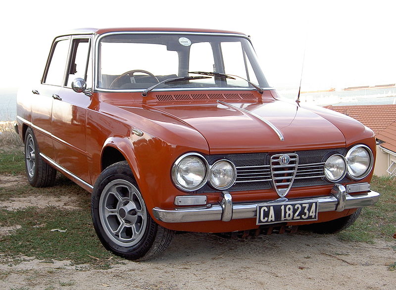 800px-Alfa_romeo_giulia